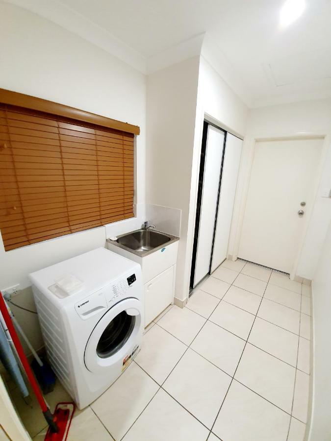 3 Bedroom Central Home Таунсвіль Екстер'єр фото
