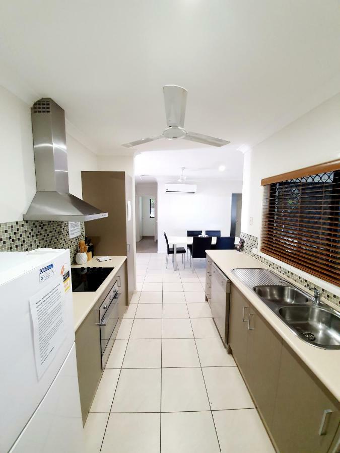 3 Bedroom Central Home Таунсвіль Екстер'єр фото
